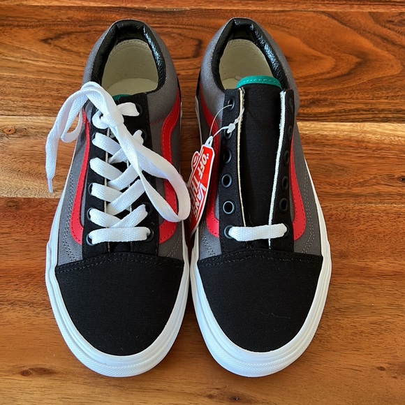 NWT Vans Old Skool Grey and Black Shoes with Red Stripe Size 6 - Picture 3 of 9